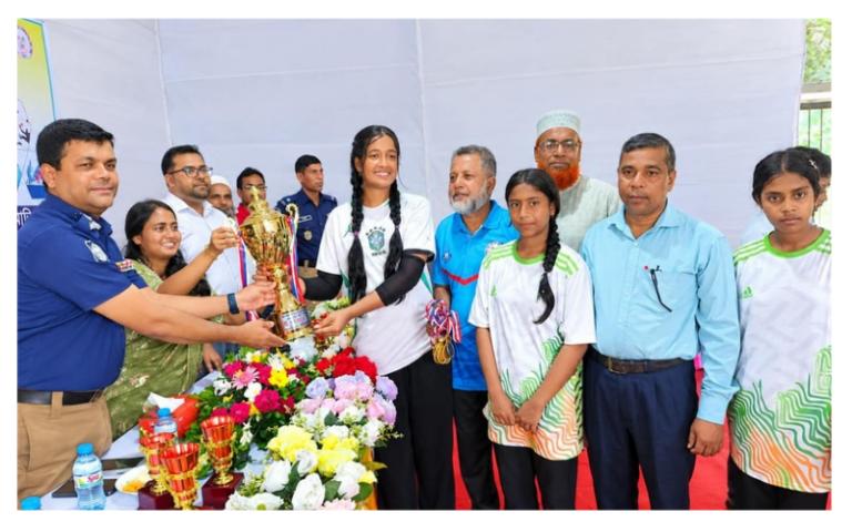 প্রতিকূলতা পেরিয়ে জয়ের মঞ্চে মানিকগঞ্জের বালিকা হ্যান্ডবল দল