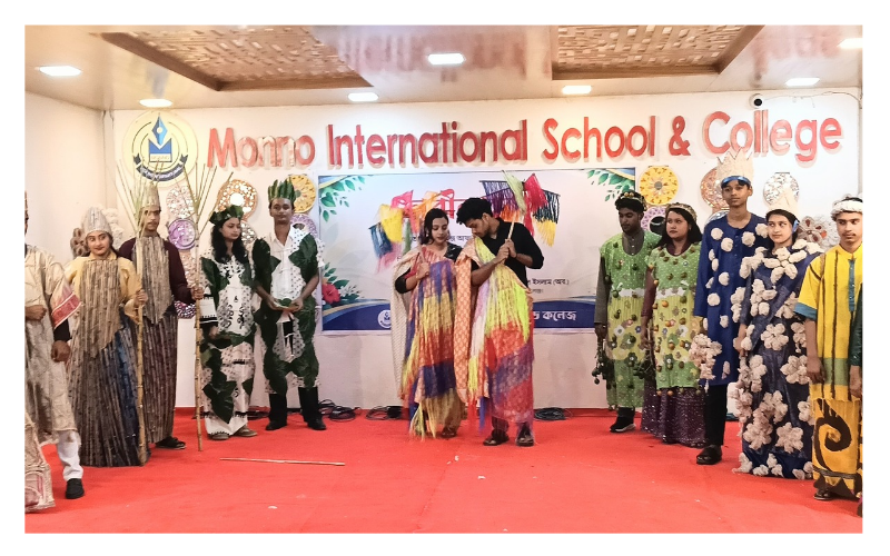 নবীনবরণ মঞ্চে শিক্ষার্থীদের নান্দনিক পোশাক প্রদর্শনী ও ফ্যাশন শো