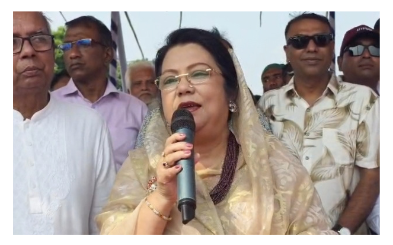 নৌকা বাইচের উদ্বোধন করেন খাদ্যমন্ত্রী আফরোজা খানম রিতা